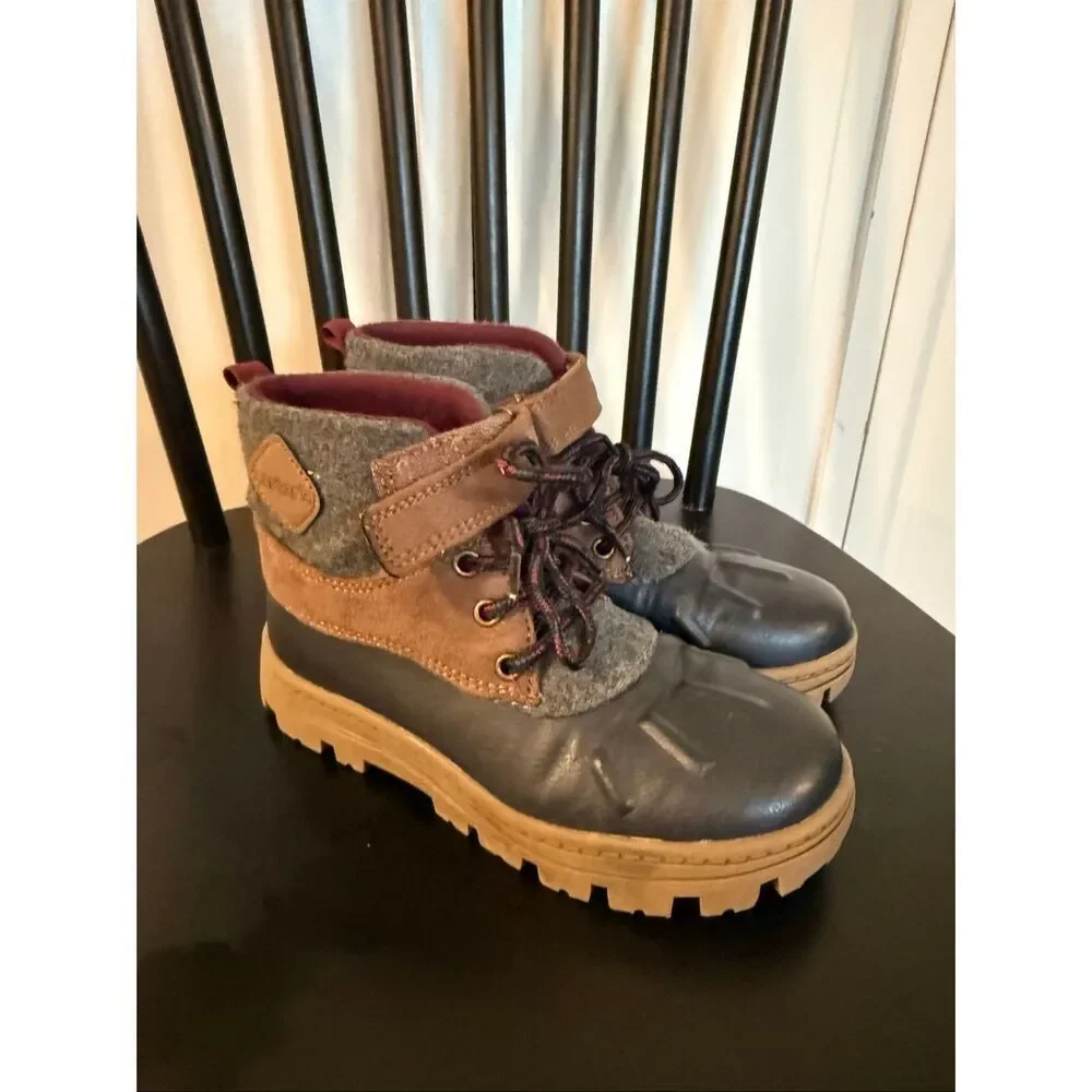 Boys Levi’s Carters boot high top bundlr size 13/1